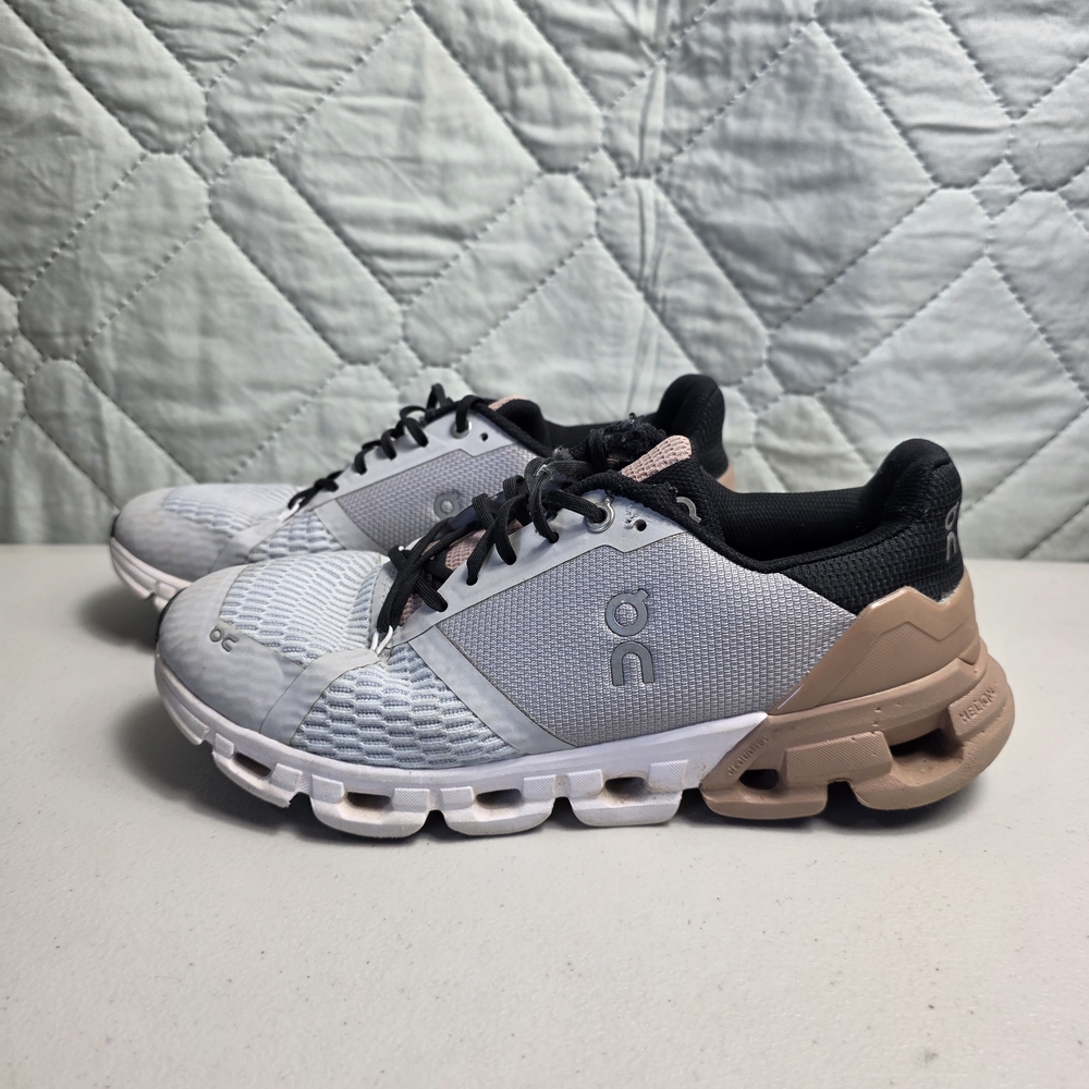 On Cloud Cloudflyer Running Shoes Womens 8.5 Sneakers Glacier Rosebrown - Picture 3 of 11